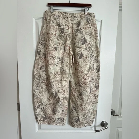 NWOT We the Free Good Luck Barrel Jeans in the CAT PRINT - Picture 7 of 8